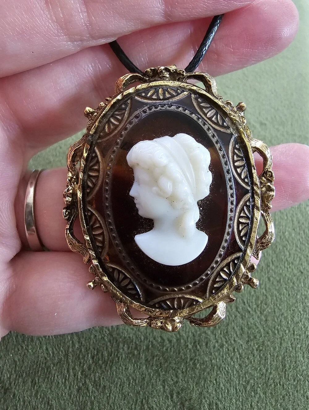 Vintage Cameo Brooch/pendant